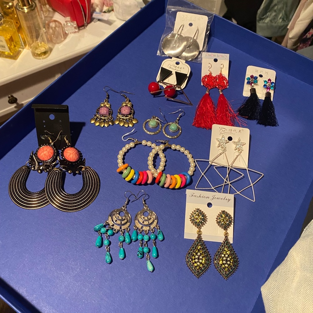 10 earrings